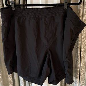 Old Navy mid-rise StretchTech 5 inch shorts in XXL